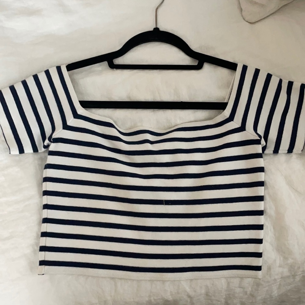 Stripped off the shoulder Aritzia top